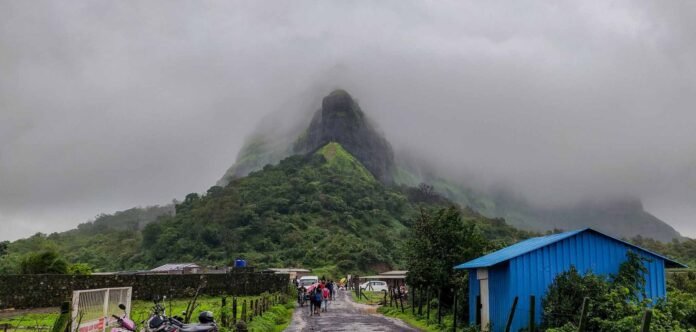 पुणे‚ विसापुर पहाड़ी।