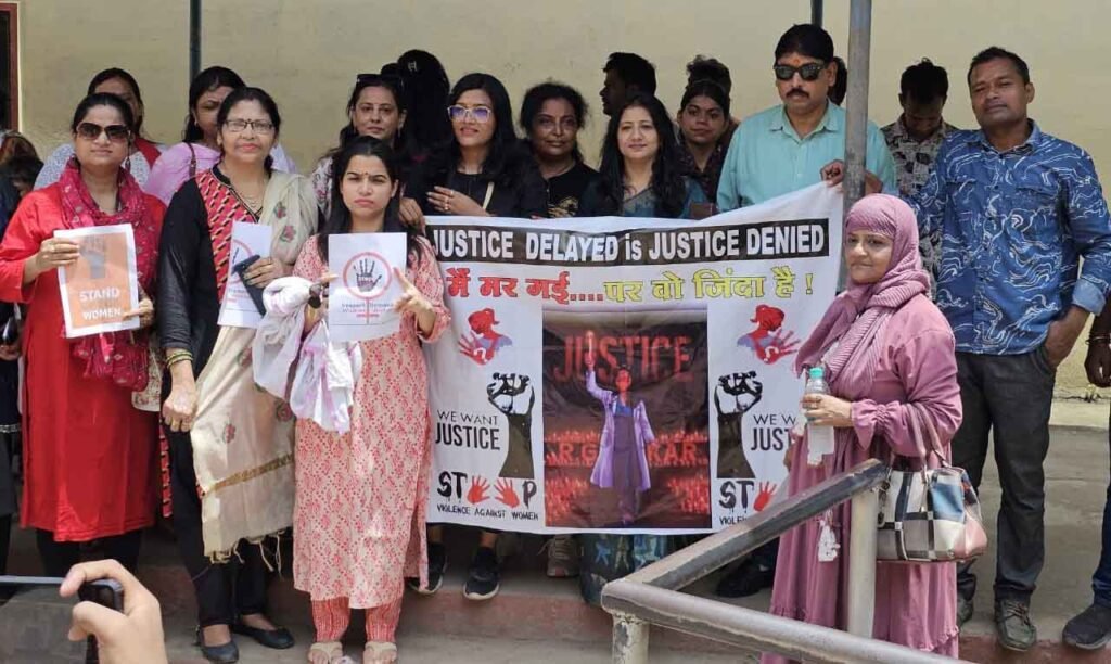 Kolkata Doctor's Murder Case: Social Workers ने न्याय के लिए किया प्रोटेस्ट