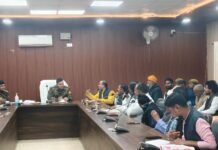 Chandauli:एएसपी ने पुलिस लाइन में व्यापारियों के साथ की बैठक,व्यापारियों ने भ्रष्टाचार व बढ़ते अपराध पर जताई चिंता